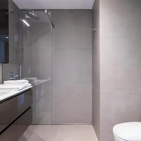Easyhomes-central Tower Apartment Mailand