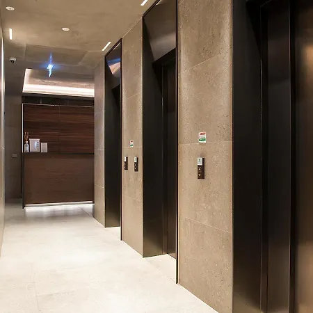 Easyhomes-central Tower アパート